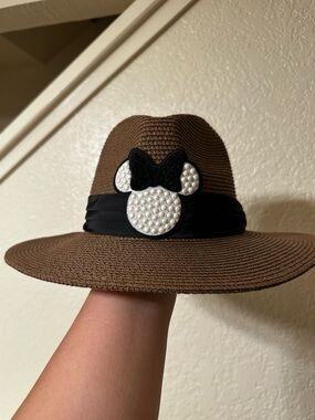 Brown Wide-Brim Straw Hat with Pearl Minnie Accent